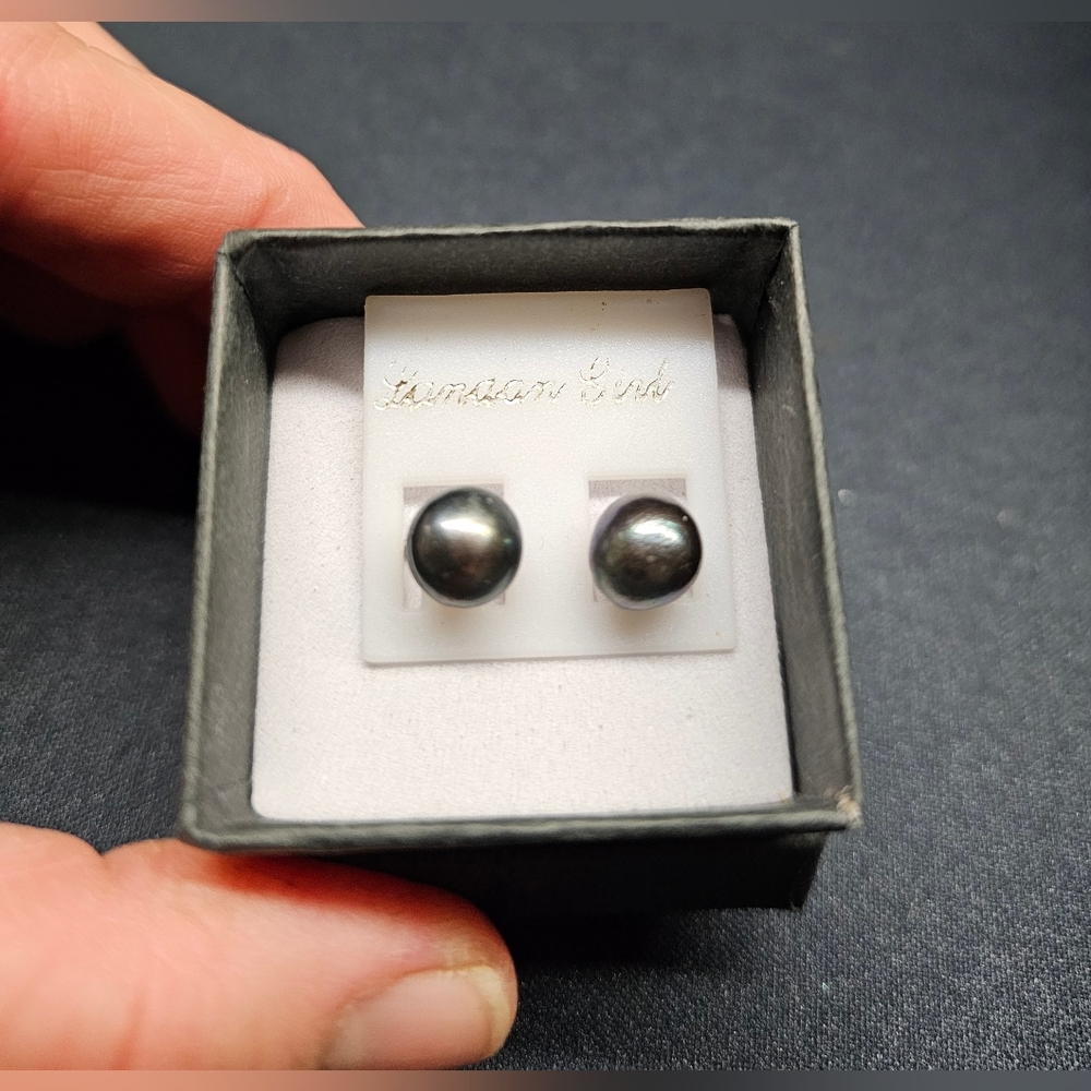 Black Fresh Water Pearl Stud Earrings w/Sterling Silver Backs New